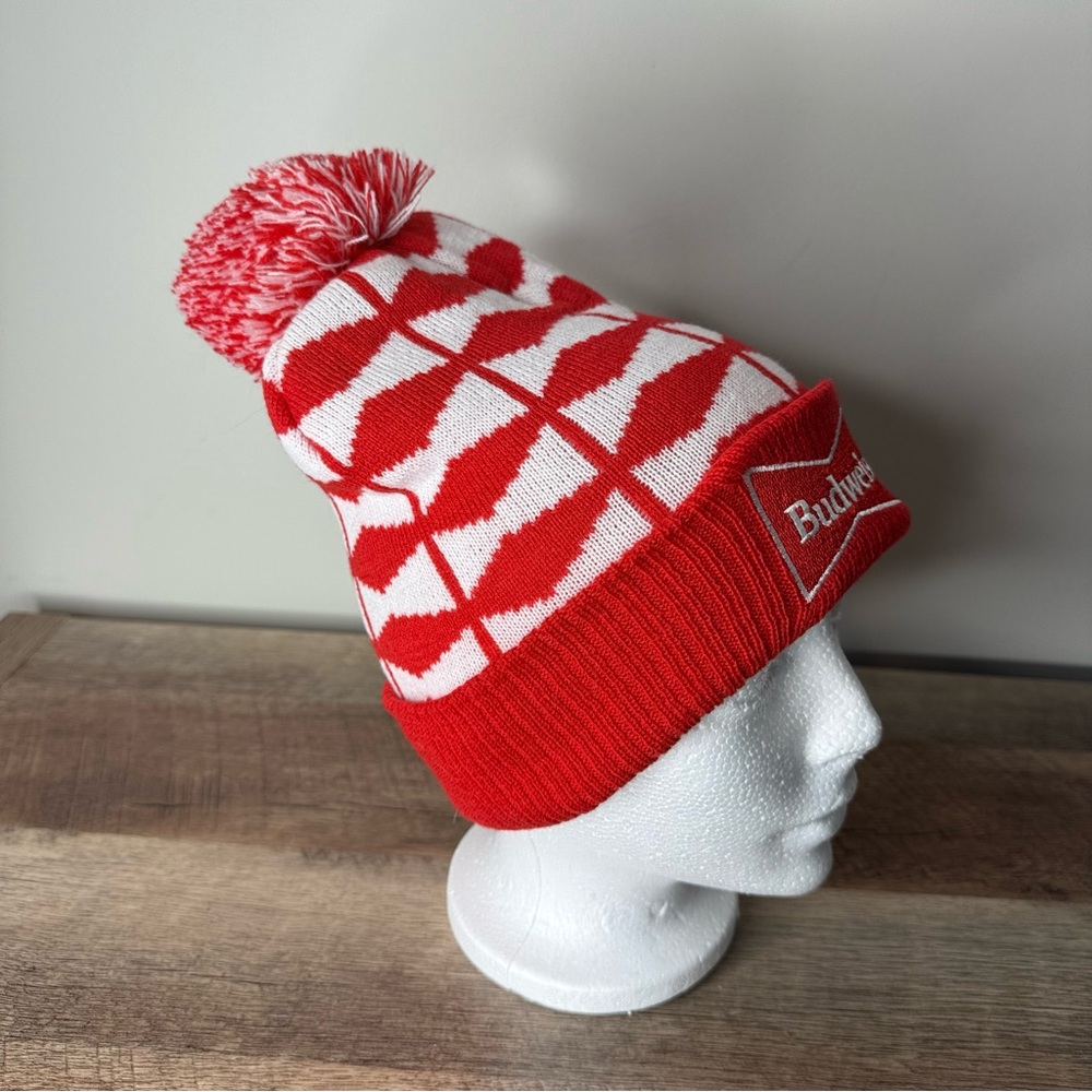 BUDWEISER Vintage Knit Toque Beanie Pompom Red White Beer Impact Machine - Picture 3 of 8